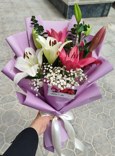 دسته گل لیلیوم رنگی